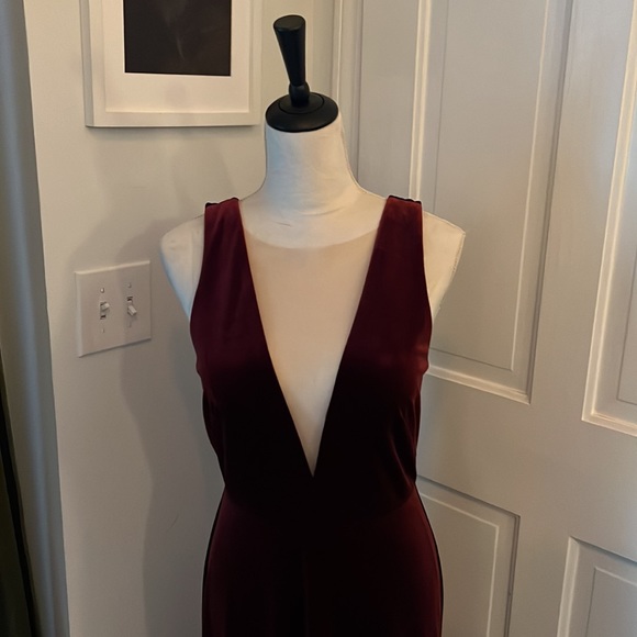 Jenny Yoo burgundy plunge gown - Picture 2 of 5